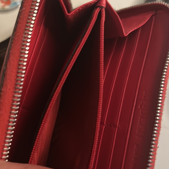 Alexander McQueen Red Long zip around wallet with skull tab. - Picture 3 of 9